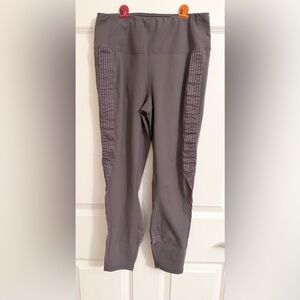 Active Life women's grey mauve cropped workout leggings size medium